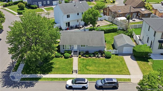 757 Anderson Avenue, Franklin Square, NY 11010