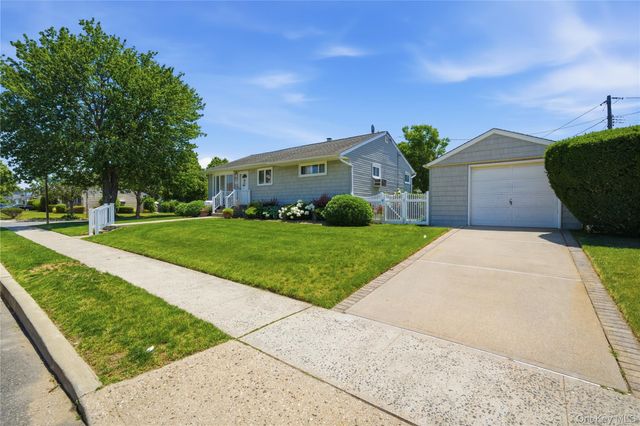 757 Anderson Avenue, Franklin Square, NY 11010