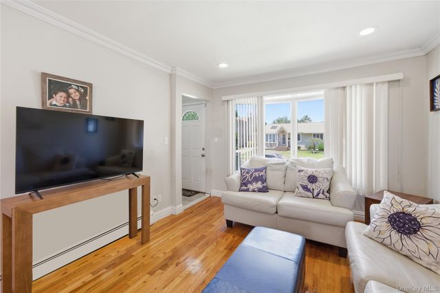 757 Anderson Avenue, Franklin Square, NY 11010