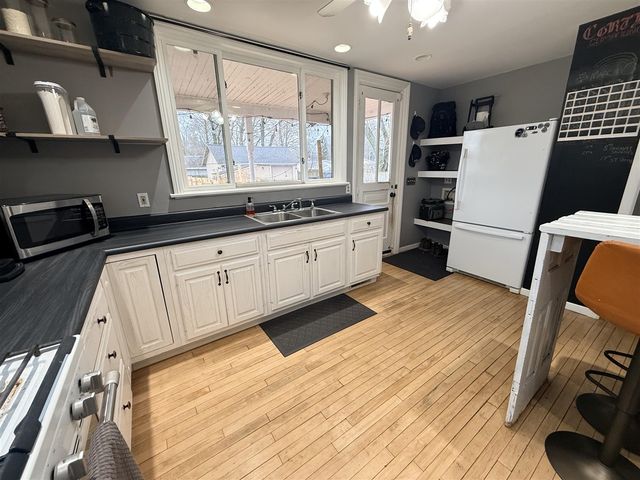 711 Maple Street, Three Rivers, MI 49093