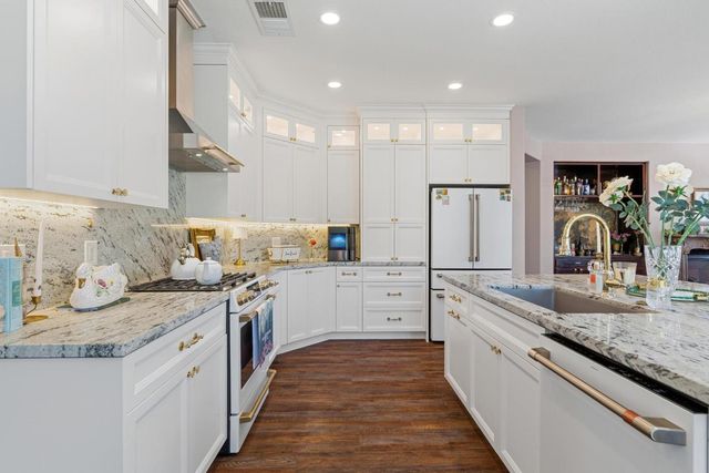 426 S Highland Ave, Ripon, CA 95366