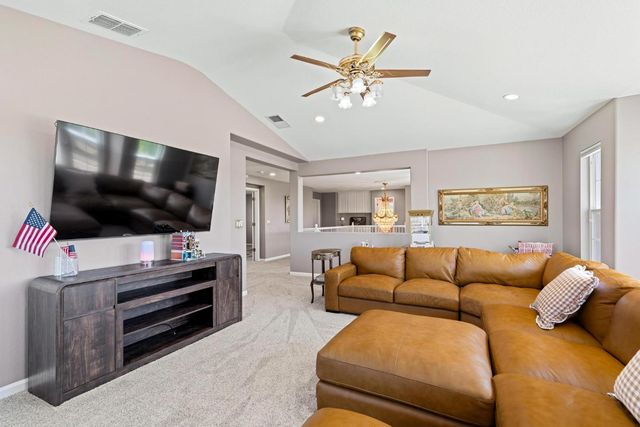 426 S Highland Ave, Ripon, CA 95366