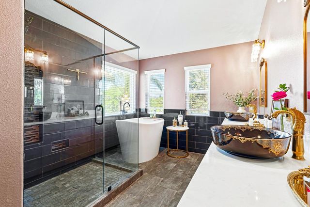 426 S Highland Ave, Ripon, CA 95366