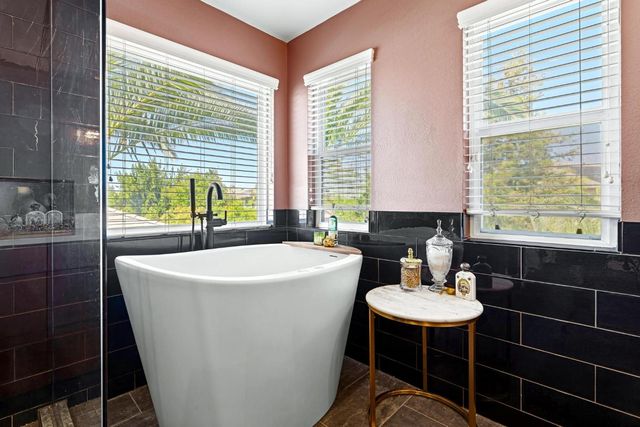 426 S Highland Ave, Ripon, CA 95366