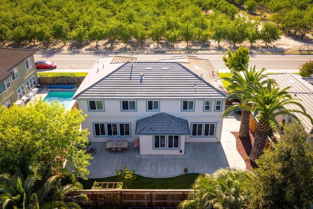 426 S Highland Ave, Ripon, CA 95366