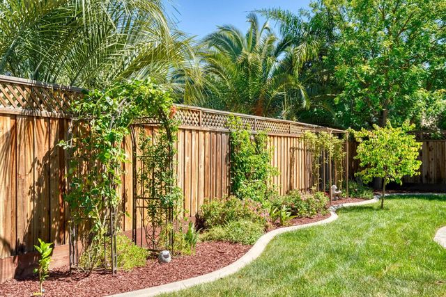 426 S Highland Ave, Ripon, CA 95366