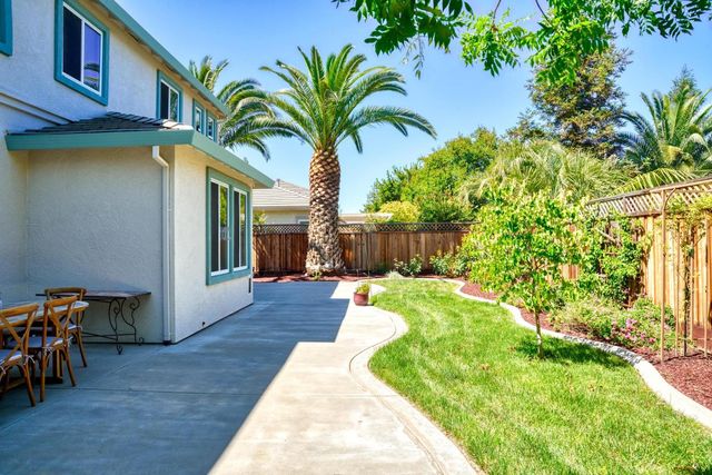 426 S Highland Ave, Ripon, CA 95366