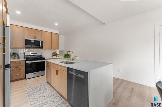 1101 S 2nd Ave Avenue, Sioux Falls, SD 57105