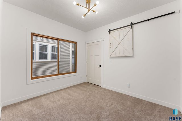 1101 S 2nd Ave Avenue, Sioux Falls, SD 57105