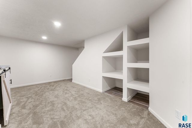 1101 S 2nd Ave Avenue, Sioux Falls, SD 57105