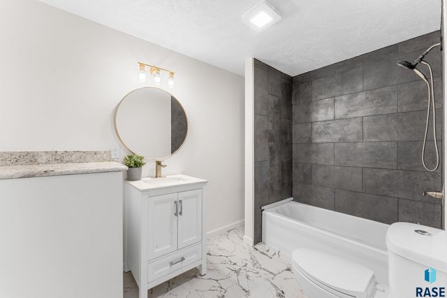 1101 S 2nd Ave Avenue, Sioux Falls, SD 57105