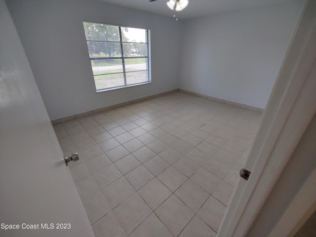 981 Forest Street NE, Palm Bay, FL 32907