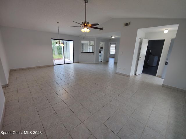 981 Forest Street NE, Palm Bay, FL 32907
