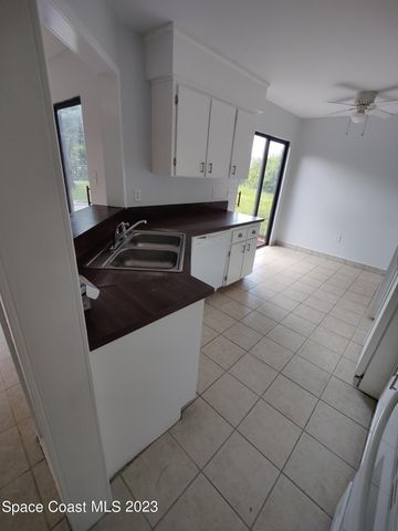 981 Forest Street NE, Palm Bay, FL 32907