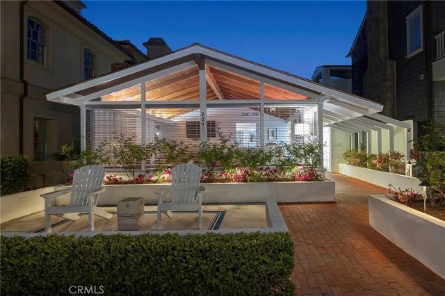 221 Larkspur Avenue, Corona Del Mar, CA 92625