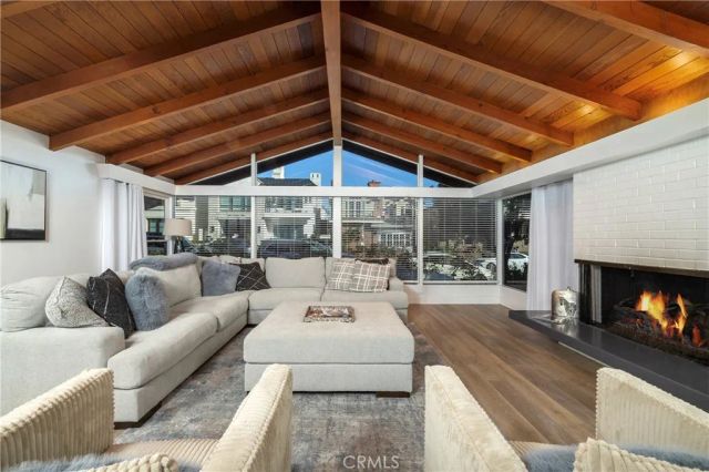 221 Larkspur Avenue, Corona Del Mar, CA 92625