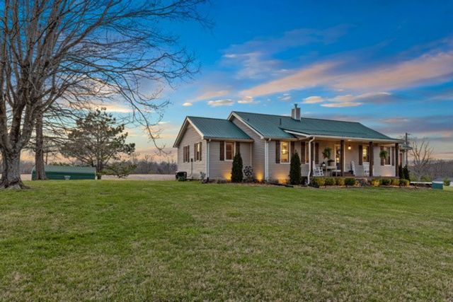 3130 New Hall Rd, Greenbrier, TN 37073