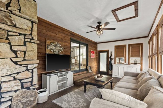 3130 New Hall Rd, Greenbrier, TN 37073