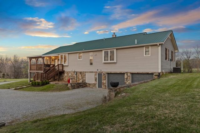 3130 New Hall Rd, Greenbrier, TN 37073