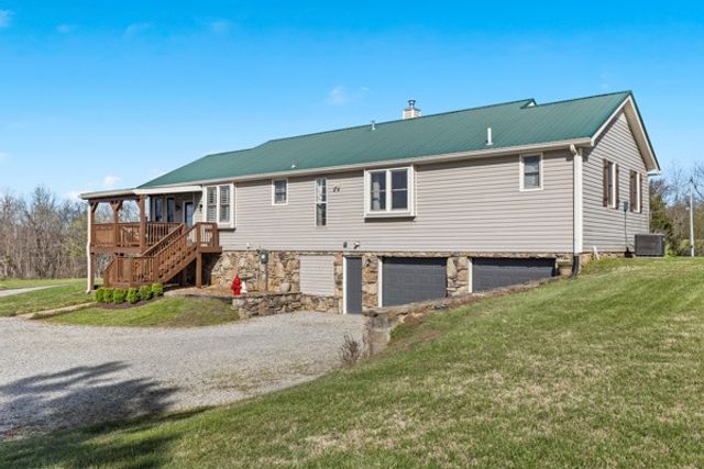 3130 New Hall Rd, Greenbrier, TN 37073