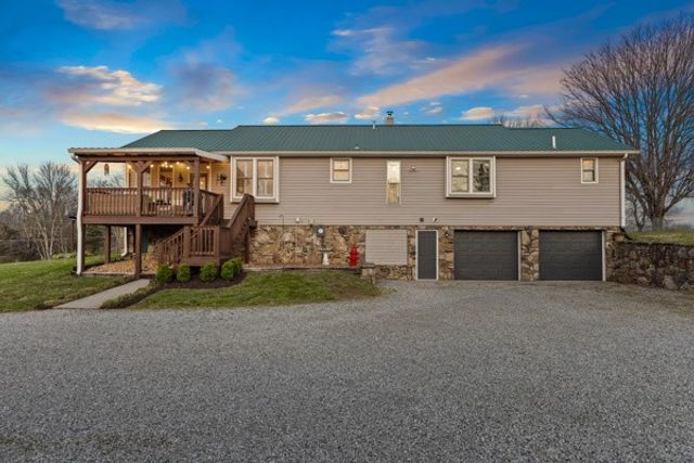 3130 New Hall Rd, Greenbrier, TN 37073