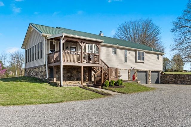 3130 New Hall Rd, Greenbrier, TN 37073