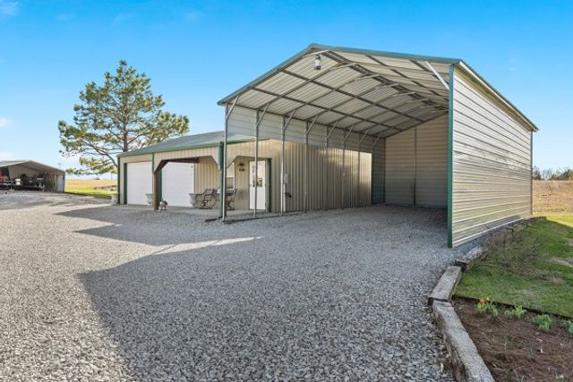 3130 New Hall Rd, Greenbrier, TN 37073