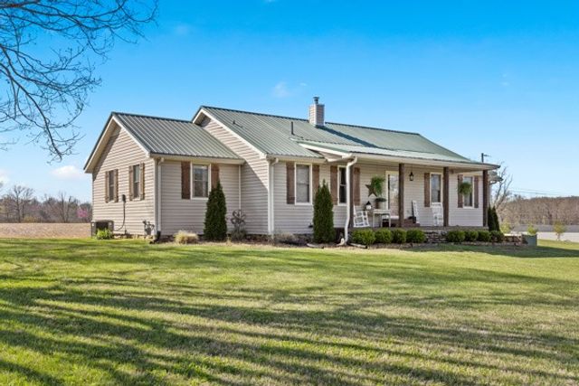 3130 New Hall Rd, Greenbrier, TN 37073