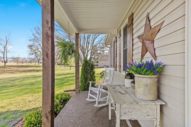 3130 New Hall Rd, Greenbrier, TN 37073