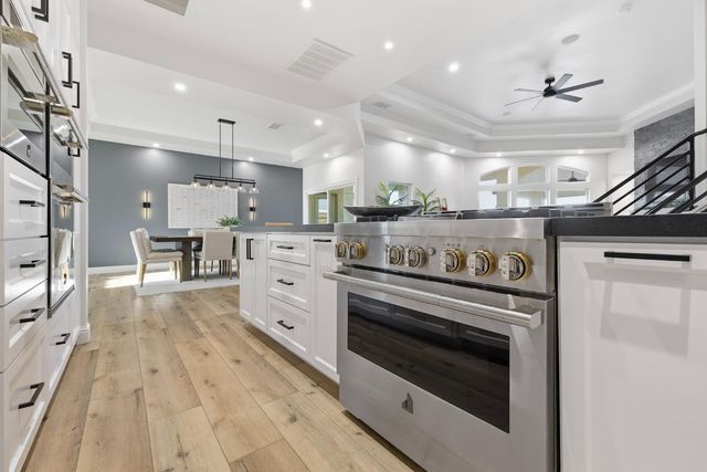 4702 N Fallingwater Lane, Clovis, CA 93619