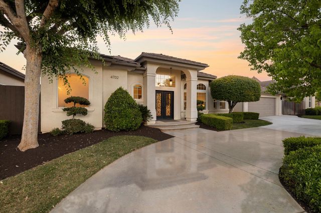 4702 N Fallingwater Lane, Clovis, CA 93619