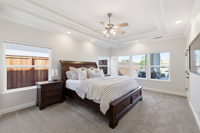 4702 N Fallingwater Lane, Clovis, CA 93619