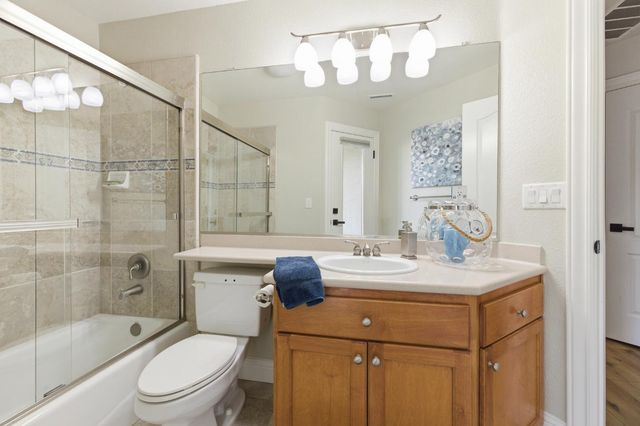4702 N Fallingwater Lane, Clovis, CA 93619