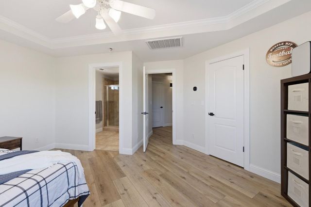 4702 N Fallingwater Lane, Clovis, CA 93619