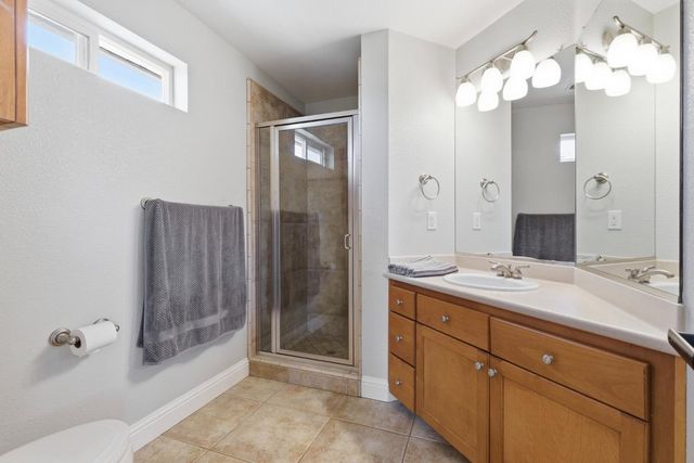 4702 N Fallingwater Lane, Clovis, CA 93619