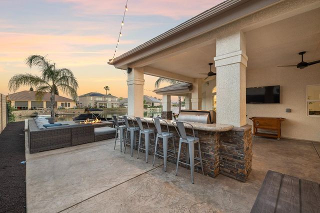 4702 N Fallingwater Lane, Clovis, CA 93619