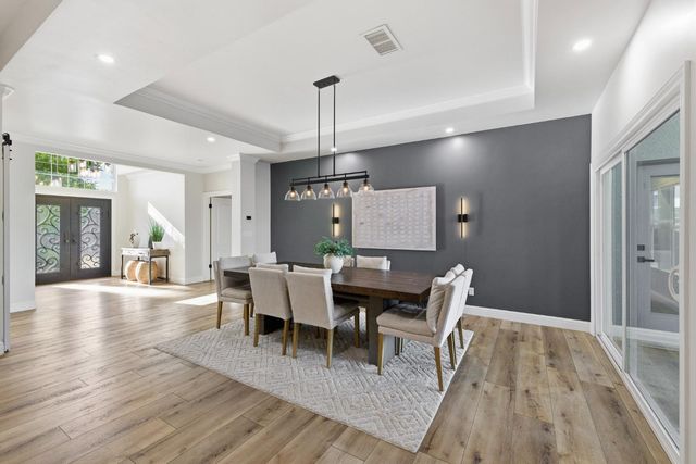4702 N Fallingwater Lane, Clovis, CA 93619