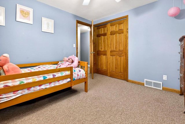 620 FIELDCREST DRIVE, Neenah, WI 54956