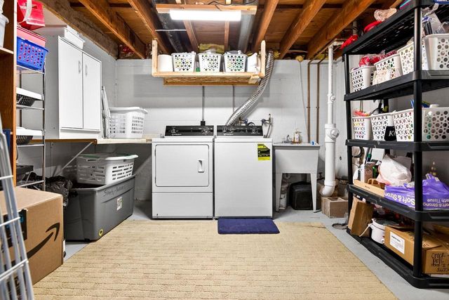 620 FIELDCREST DRIVE, Neenah, WI 54956