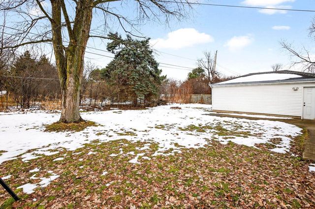 620 FIELDCREST DRIVE, Neenah, WI 54956