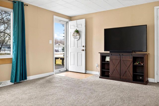 620 FIELDCREST DRIVE, Neenah, WI 54956