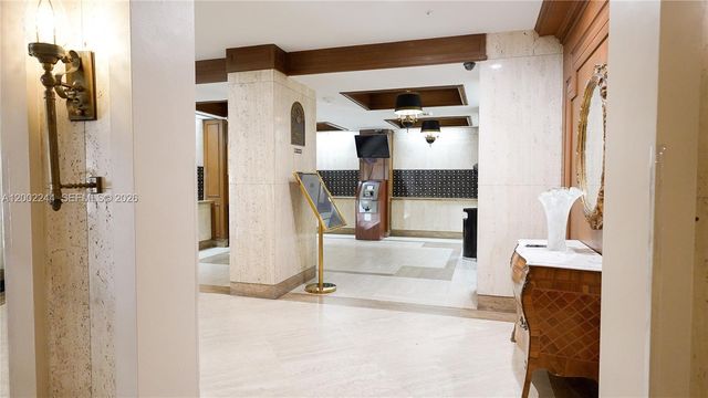 6039 Collins Ave 412, Miami Beach, FL 33140