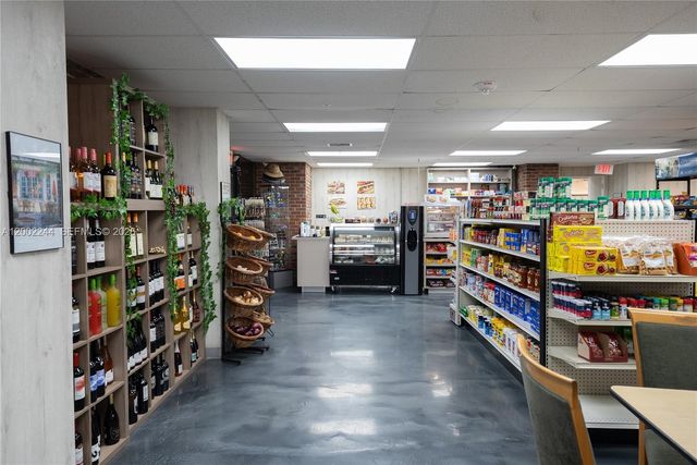 6039 Collins Ave 412, Miami Beach, FL 33140