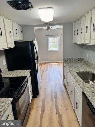 23 OAK DR, Stafford, VA 22554