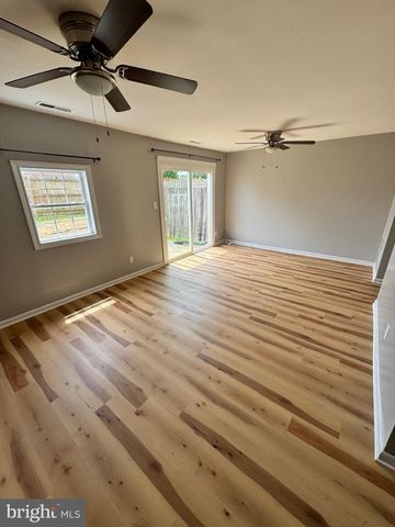 23 OAK DR, Stafford, VA 22554