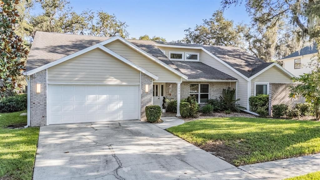 1204 MOONDALE COURT, Valrico, FL 33596