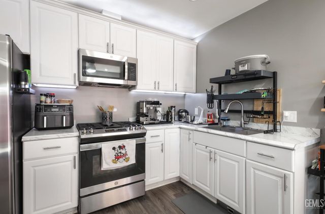 19 Oregon Street, Bakersfield, CA 93305