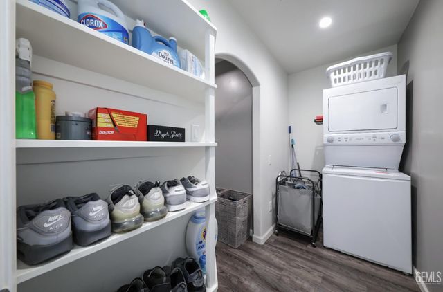 19 Oregon Street, Bakersfield, CA 93305