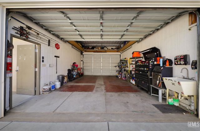 19 Oregon Street, Bakersfield, CA 93305