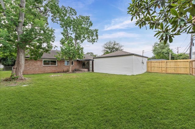 7303 Augustine Drive, Houston, TX 77036